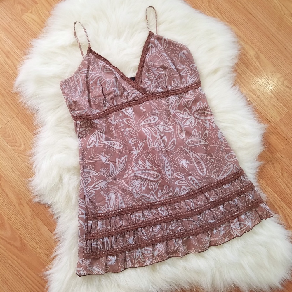 Brown Paisley Print V-Neck Tank Top w/ Ruffles